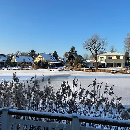 Mit Wasserterrasse - Mit Sauna Und Kamin - Inklusive Nebenkosten Ferienhaus *
