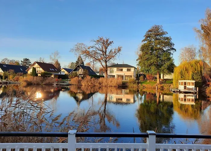 Mit Wasserterrasse - Mit Sauna Und Kamin - Inklusive Nebenkosten